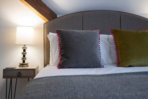 3 chambres, fer et planche à repasser, Wi-Fi, draps fournis
