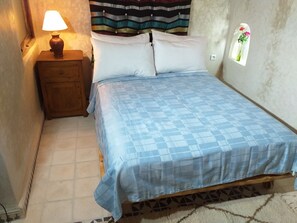 3 quartos, ferros/tábuas de passar roupa, Wi-Fi, roupa de cama