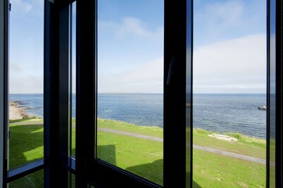A john o'groat that sleeps 4 guests  in 2 bedrooms