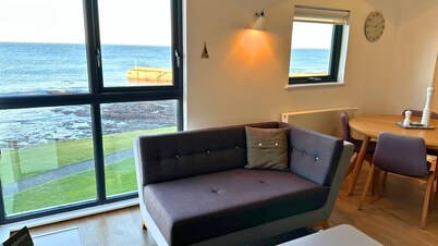 A john o'groat that sleeps 4 guests  in 2 bedrooms