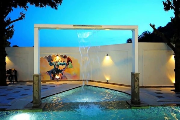 Indoor pool, outdoor pool