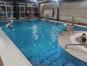 Piscine intérieure, piscine chauffée