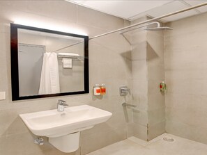 Double or Twin Room | Bathroom | Towels