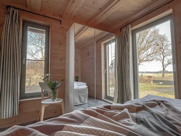 3 Schlafzimmer, Reisekinderbett, kostenloses WLAN, Bettwäsche