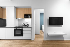 Réfrigérateur grande capacité avec congélateur, four à micro-ondes