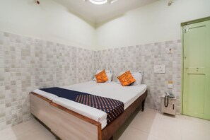 Classic Room - SPOT ON 38697 Hotel Sridhar (Khammam)