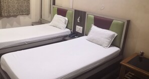 Room - SPOT ON 44183 Hotel Rajasthan Fort (Dimapur)