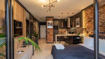 Studio (29) | Trang trí khác biệt, trang bị nội thất với thiết kế riêng biệt, bàn