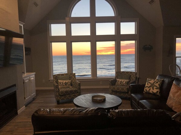 تلفزيون، ستيريو، مكتب