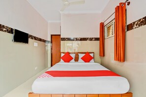 Double Room | Bed sheets - OYO 43308 Sri Sai Guru Comforts (Bengaluru)