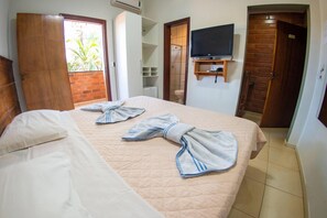 Douche, articles de toilette (gratuits), serviettes fournies