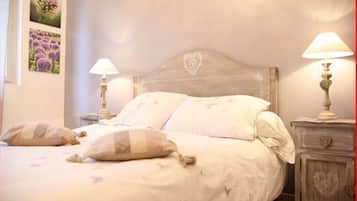 2 bedrooms, travel crib, free WiFi, bed sheets
