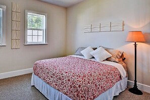 9 chambres, coffres-forts dans les chambres, bureau