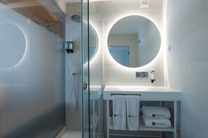 Zweibettzimmer | Zimmersafe, Verdunkelungsvorhänge, kostenlose Babybetten