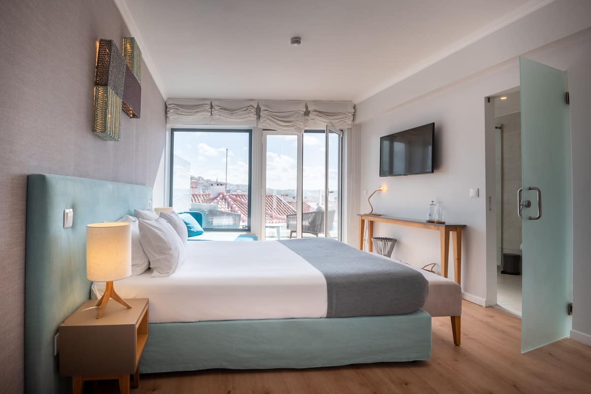 Premium suite | 1 slaapkamer, een kluis op de kamer, verduisterende gordijnen