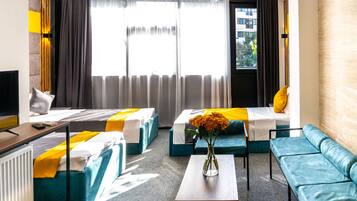 Comfort Triple Room, 3 Twin Beds | Premium bedding, minibar, in-room safe, desk