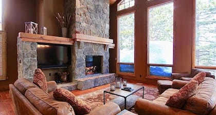 Stonegate # 3 Luxury Private Home, spa personnel et garage 2 voitures!