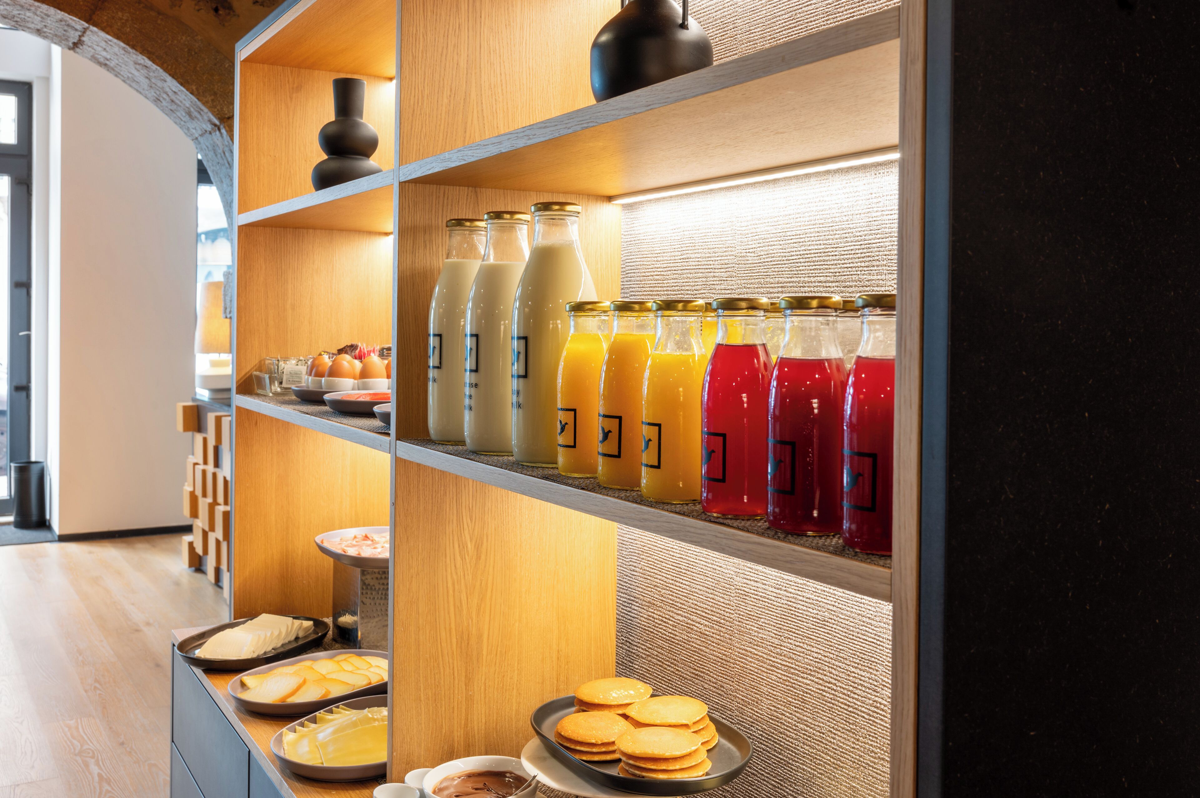 free daily continental breakfast