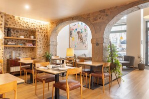 Desayuno continental incluido todos los días