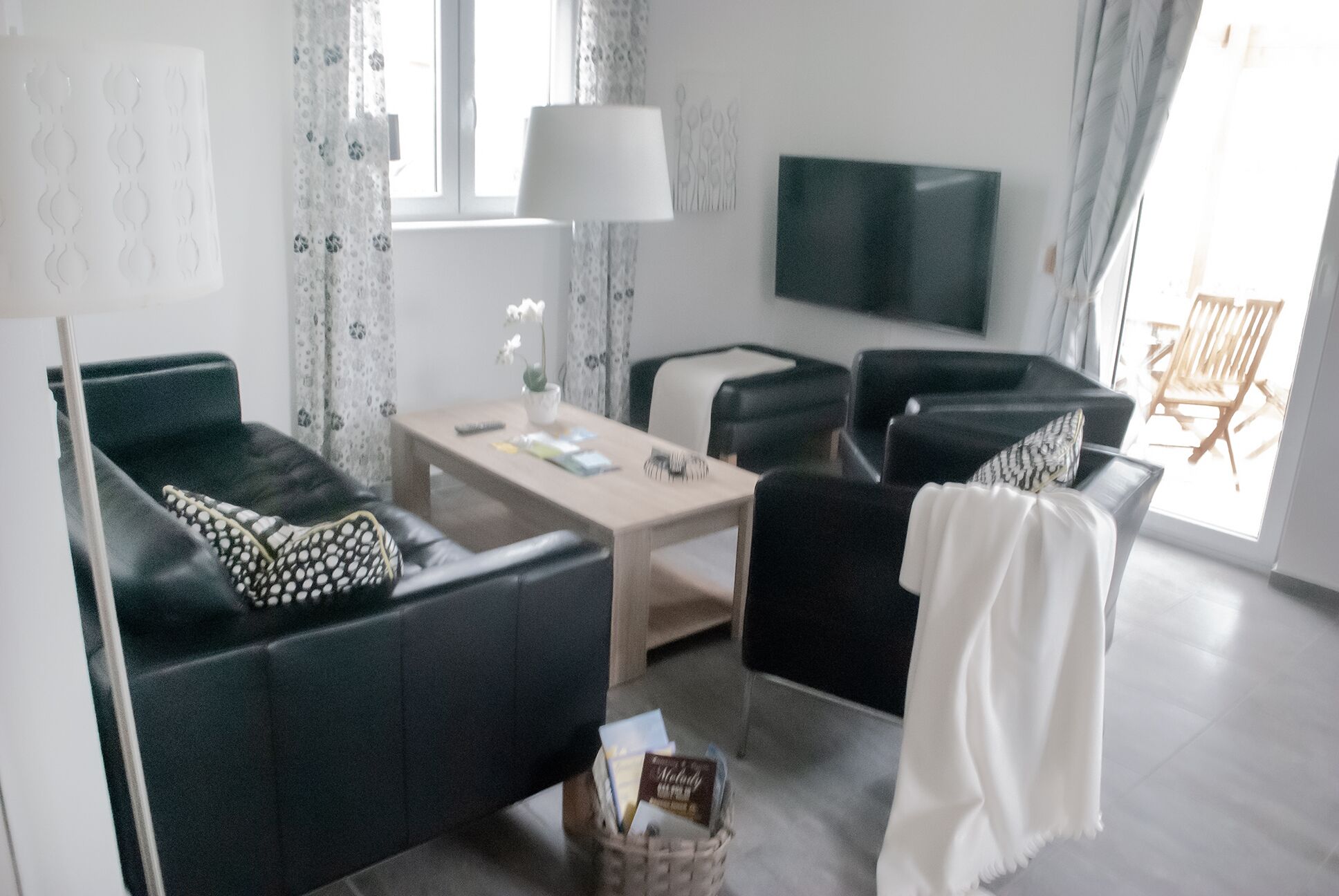 Comfort House, 2 Bedrooms | Living area | TV