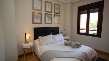 5 habitaciones, tabla de planchar con plancha, wifi y ropa de cama