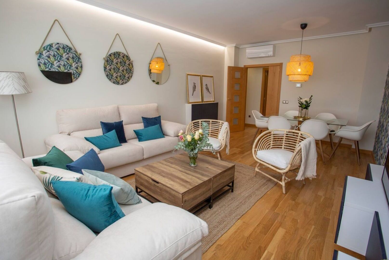 Televisión, libros y estéreo 