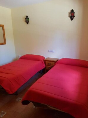 2 bedrooms, WiFi, bed sheets