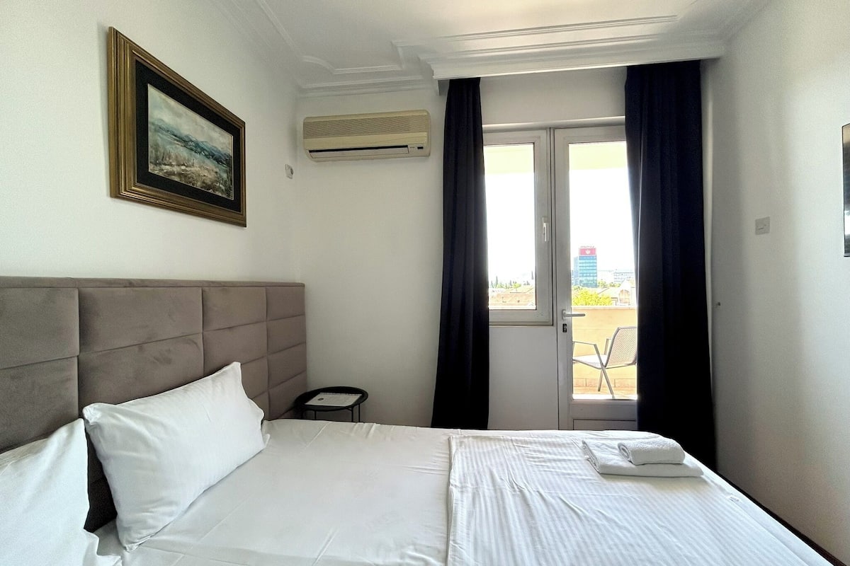 basic double room, city view | hypo-allergenic bedding, individually decorated, individually furnished