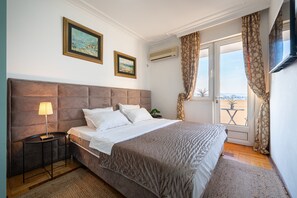 Comfort Double Room | Hypo-allergenic bedding, individually decorated, individually furnished - Hotel Bojatours (Podgorica)