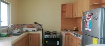 HOUSE WITH GUARDIAN IN MANTA VIA CIRCUNVALACIÓN 10 MIN PLAYA