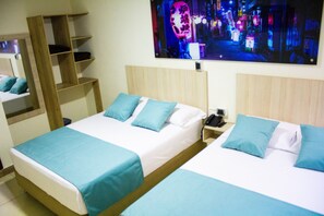 Kamar Quadruple | Tirai kedap cahaya dan Wi-Fi gratis