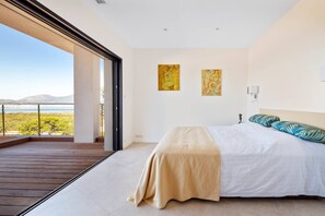 5 bedrooms, free WiFi, bed sheets