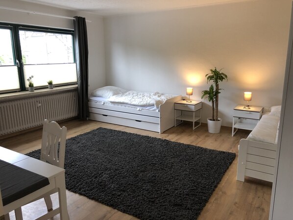 아파트 (incl.cleaning/sheets/towels fee 90EUR) | 3 개의 침실, 각각 다르게 가구 비치, 무료 WiFi, 침대 시트