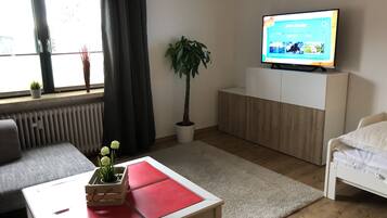 Apartment (incl.cleaning/sheets/towels fee 90EUR) | 3 bedrooms, individually furnished, free WiFi, bed sheets