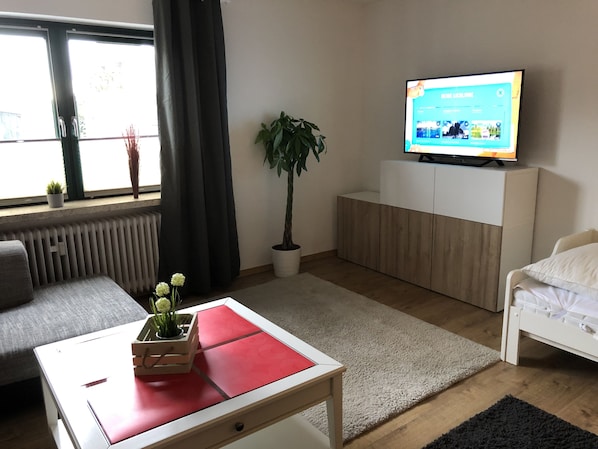 Apartment (incl.cleaning/sheets/towels fee 90EUR) | 3 bedrooms, individually furnished, free WiFi, bed sheets