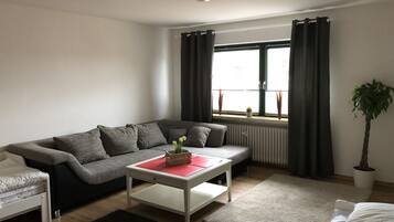 Apartemen (incl.cleaning/sheets/towels fee 90EUR) | Area keluarga | TV layar datar, Netflix, layanan streaming, dan peralatan stereo