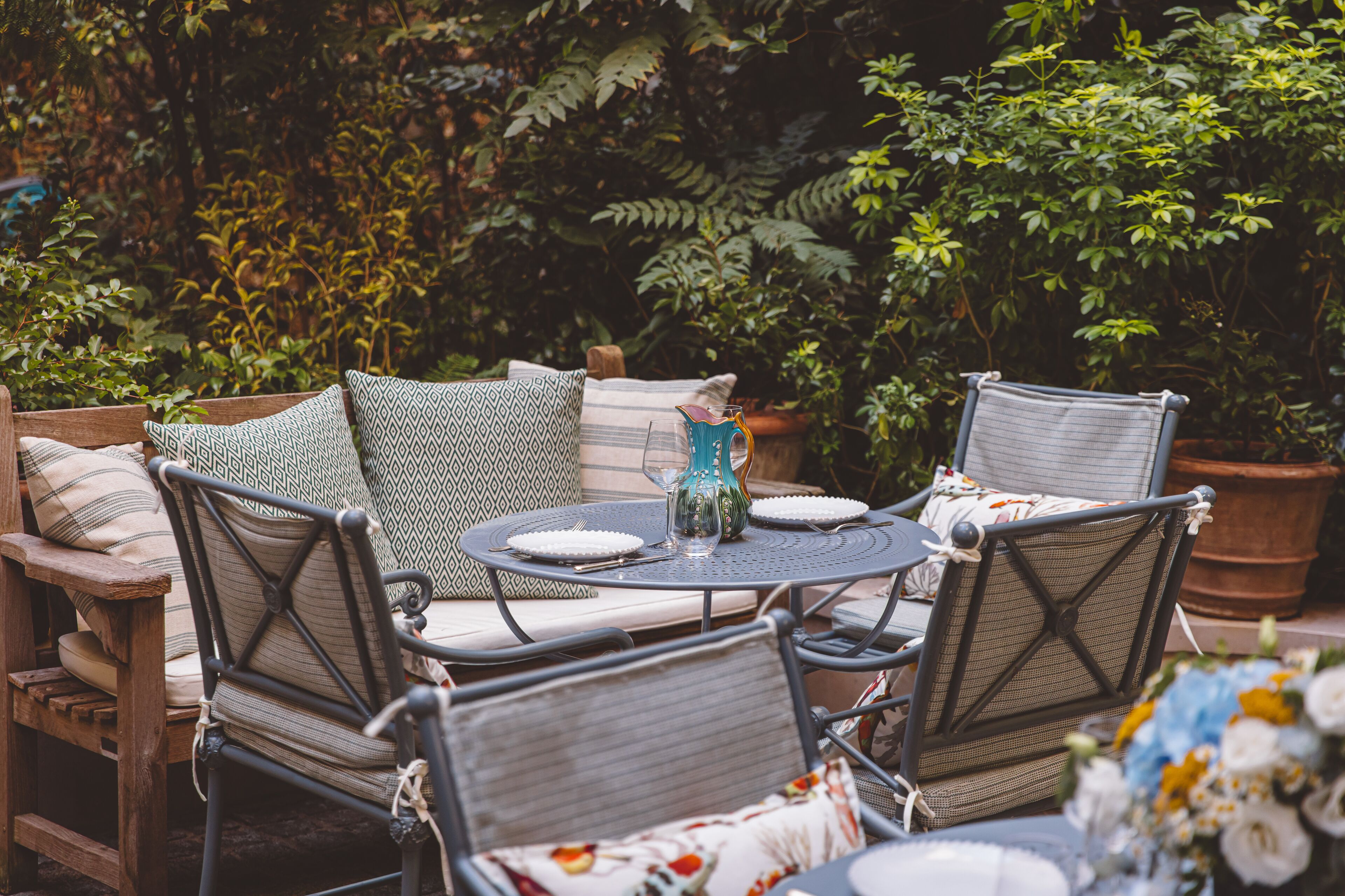 lunch and dinner served, local cuisine