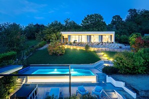 Outdoor pool, a heated pool - Villa Anna luxury and private pool in Alba (Italia, ALBA)