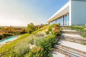 Outdoor pool, a heated pool - Villa Anna luxury and private pool in Alba (Italia, ALBA)