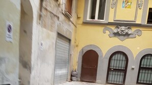 Exterior - Il Miracolo B&B (Naples)
