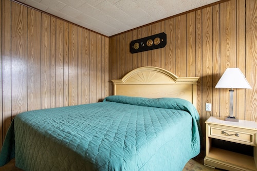 OYO Hotel Holly Springs MS