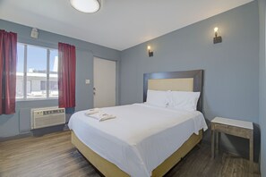 Habitación, 1 cama de matrimonio grande | Ropa de cama