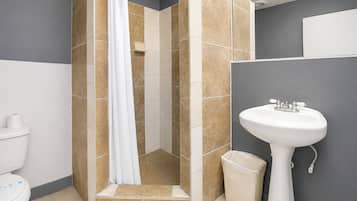 Room, 1 King Bed, Smoking | Bathroom | Towels