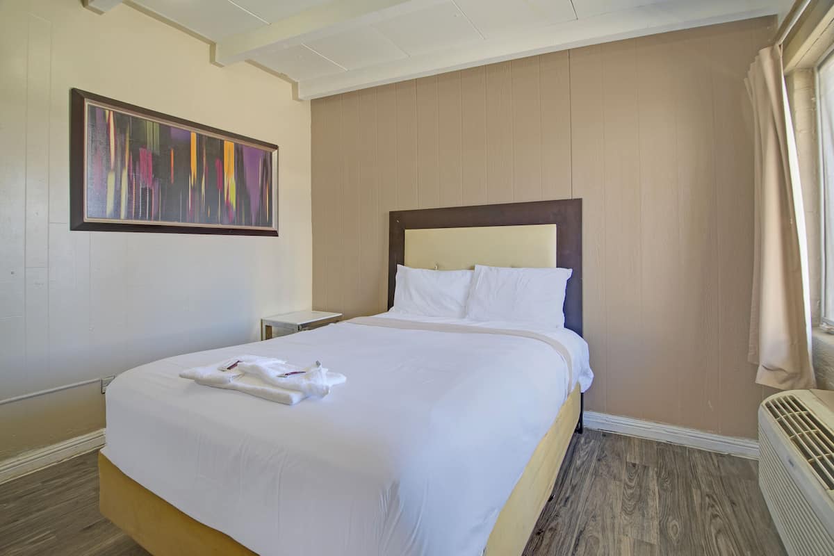 Habitación, 1 cama de matrimonio, fumadores | Ropa de cama