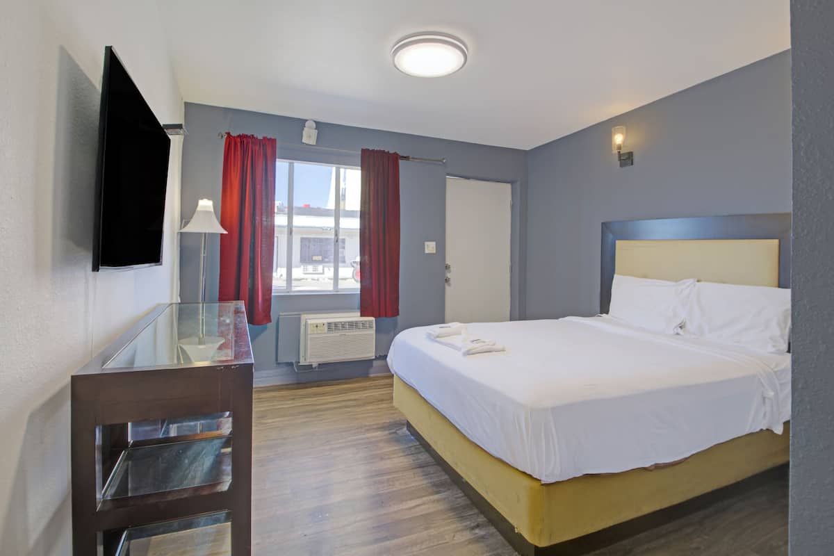 Habitación, 1 cama de matrimonio grande, fumadores | Ropa de cama