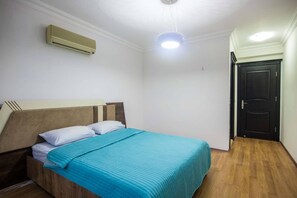 Villa | Skrivebord, strykejern/-brett, wi-fi (inkludert) og sengetøy