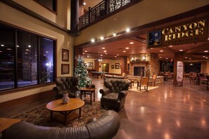 Interior - Glacier Canyon Resort With Free access to WaterParks and other Amenities (Baraboo)