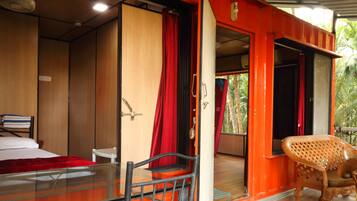 Deluxe AC Cottage | Interior entrance