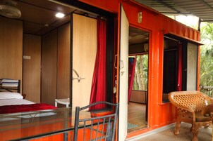 Deluxe AC Cottage | Interior entrance