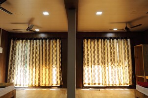 Super Suite Non AC Room | Free WiFi, bed sheets